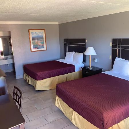 Executive Inn & Suites Beeville Bagian luar foto