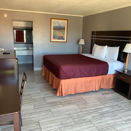 Executive Inn & Suites Beeville Bagian luar foto