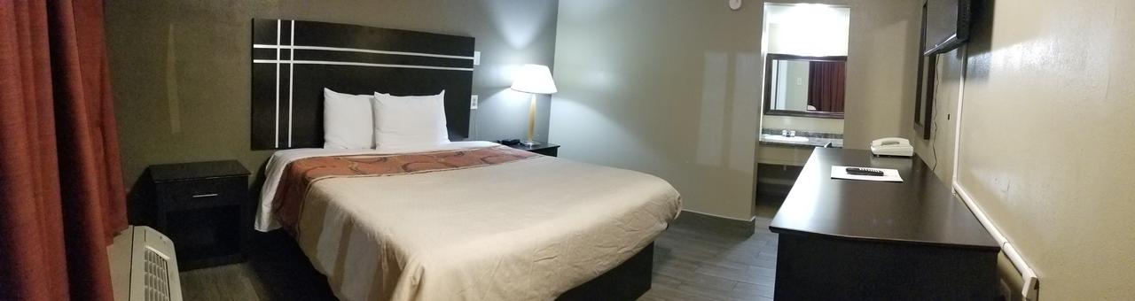Executive Inn & Suites Beeville Bagian luar foto