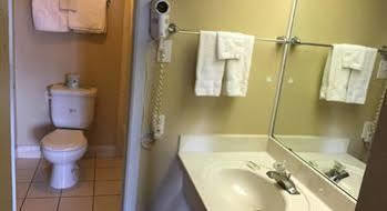 Executive Inn & Suites Beeville Bagian luar foto