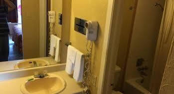 Executive Inn & Suites Beeville Bagian luar foto